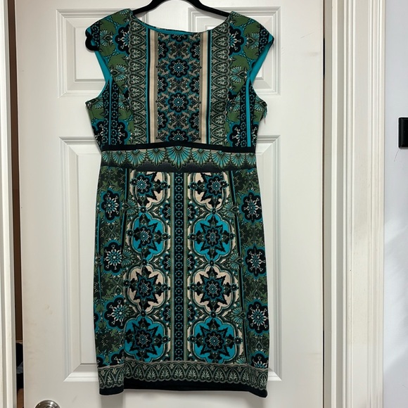 London Times Dresses & Skirts - Blue, green and black cap sleeve dress